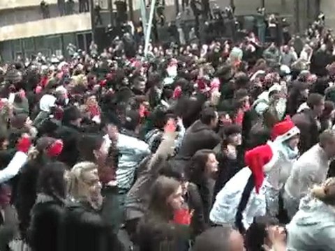 Flashmob Aix-en-Provence Mickael Jackson et Bllack Eyed Peas