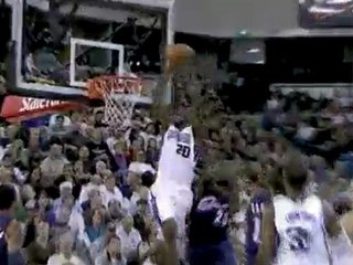 NBA Tyreke Evans hooks up with Donte Green for the pretty al