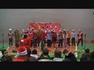 ALL I WANT FOR CHRISTMAS IS MY TWO FRONT TEETH (2º)