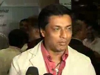 Amitabh Bachchan Facilitates Madhu