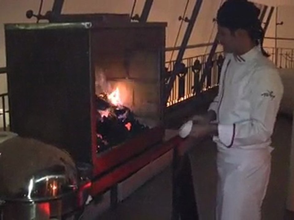20091121_232116_360Istanbul_Terrace_bbq_Walkthru_frstr