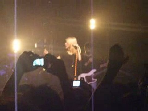 Paramore 07.12.09 - Hayley parle