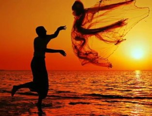 Ertan Akyüz & Arzu Yelken İnsan Hayatta Bir Kez Seviyor