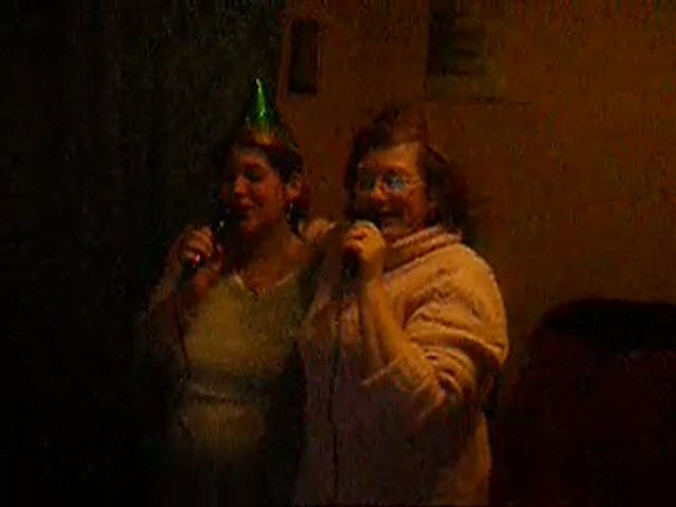 Ma belle mére et moi entrein de chanter