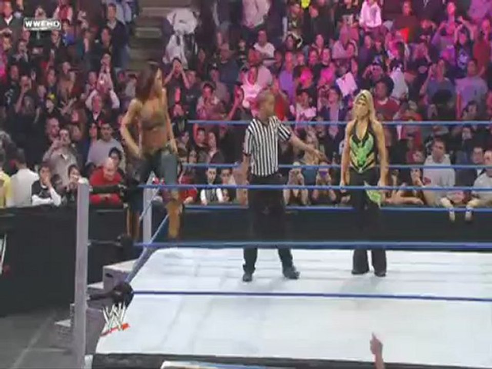 Beth Phoenix Vs Mickie James