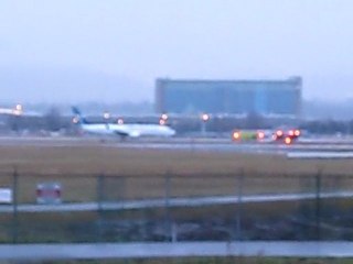 emergency landing westjet Vancouver airport