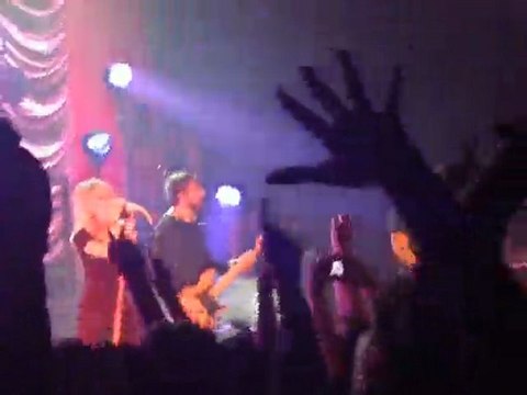 Paramore 07.12.09 - Brick By Boring Brick [2/2]