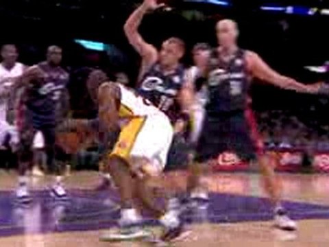 NBA Kobe Bryant finds Pau Gasol in the lane with this nifty