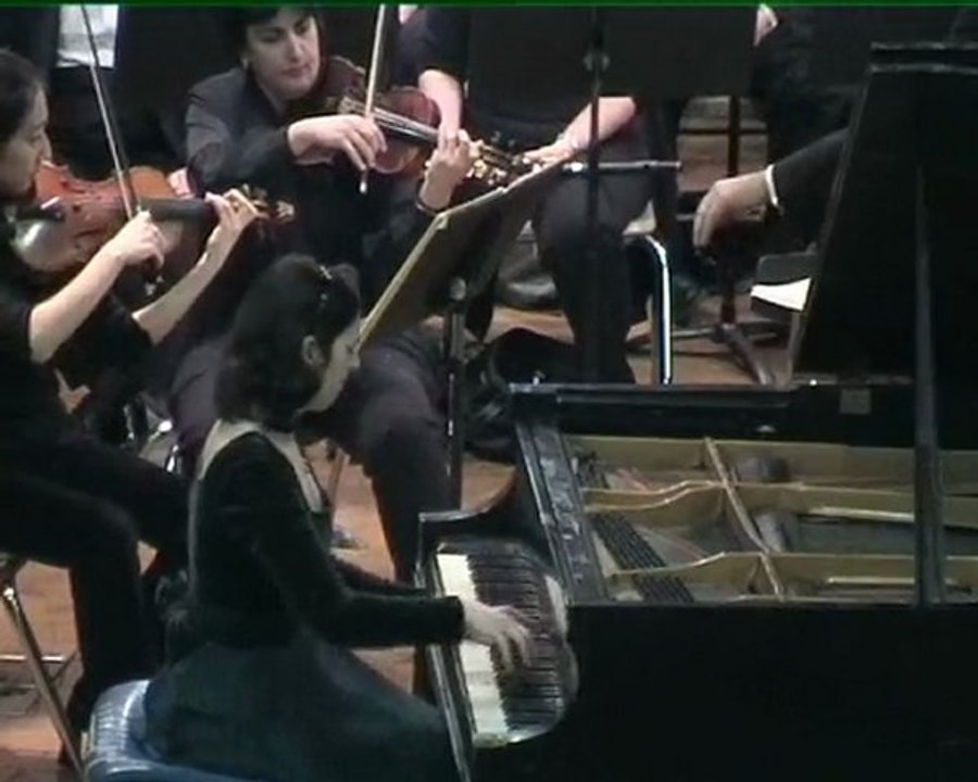 Renana Gutman plays Beethoven Emperor Concerto 3rd Mov.