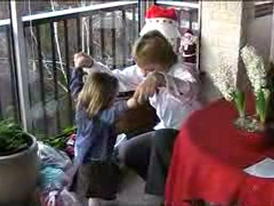 Léa et sa mamie qui dansent