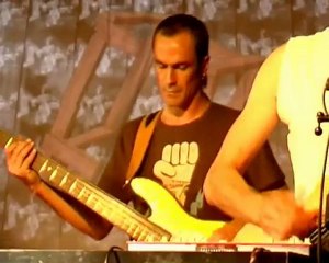 Sozinha (Comando Macondo en el Cabaret Maxime)