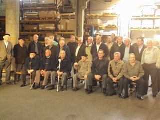 REENCUENTROS, RISAS Y ALGO DE COMER.-