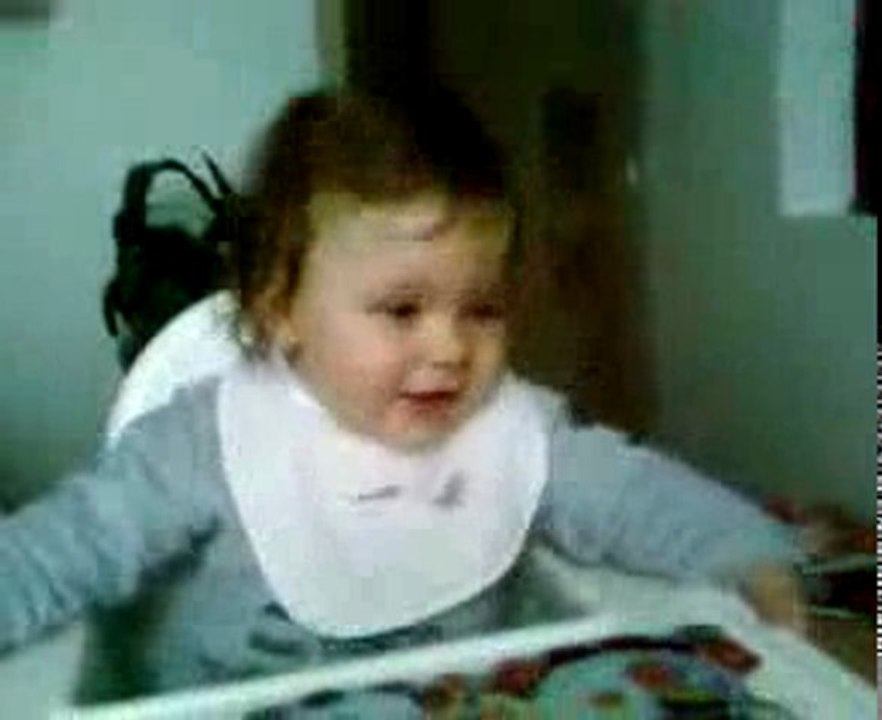 bebe danseur 8 mois