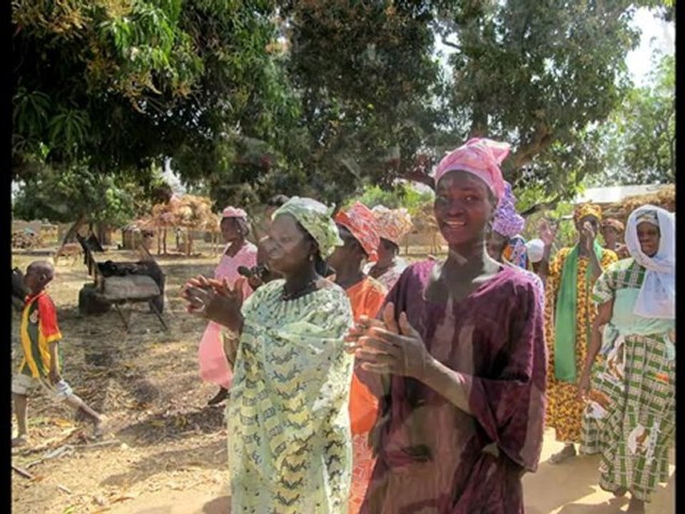 Awa Meite et les femmes de Cho