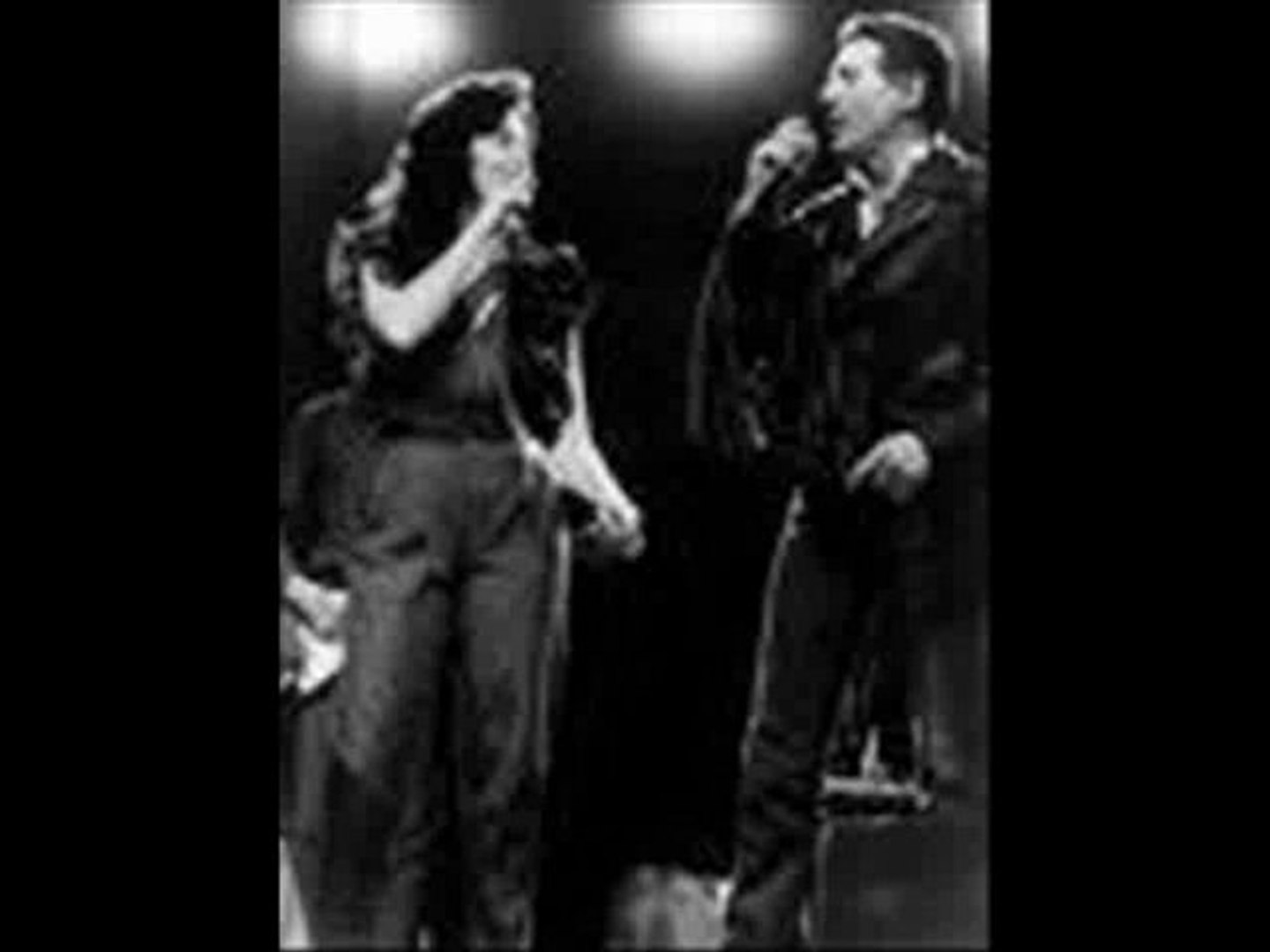 ⁣Jerry Lee Lewis & Linda Gail Lewis - Roll Over Beethoven