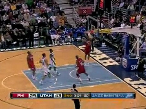 NBA Andre Iguodala throws an amazing pass to Thaddeus Young,
