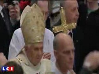 HUMOUR : Benoît XVI agressé par une prétendante...