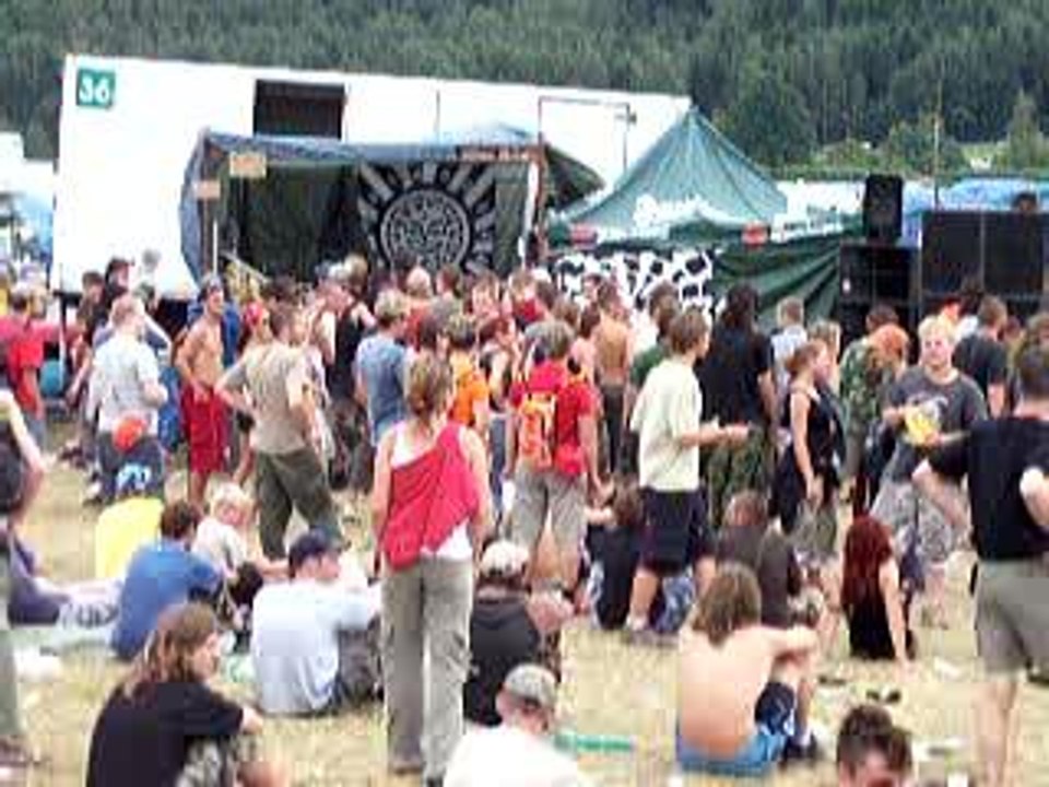 apres tous ces flics, un peu de musiK!