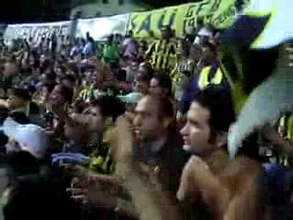 YouTube - Fenerli Olmayan Kimse Bilemez (ISTANBUL TAYFA)