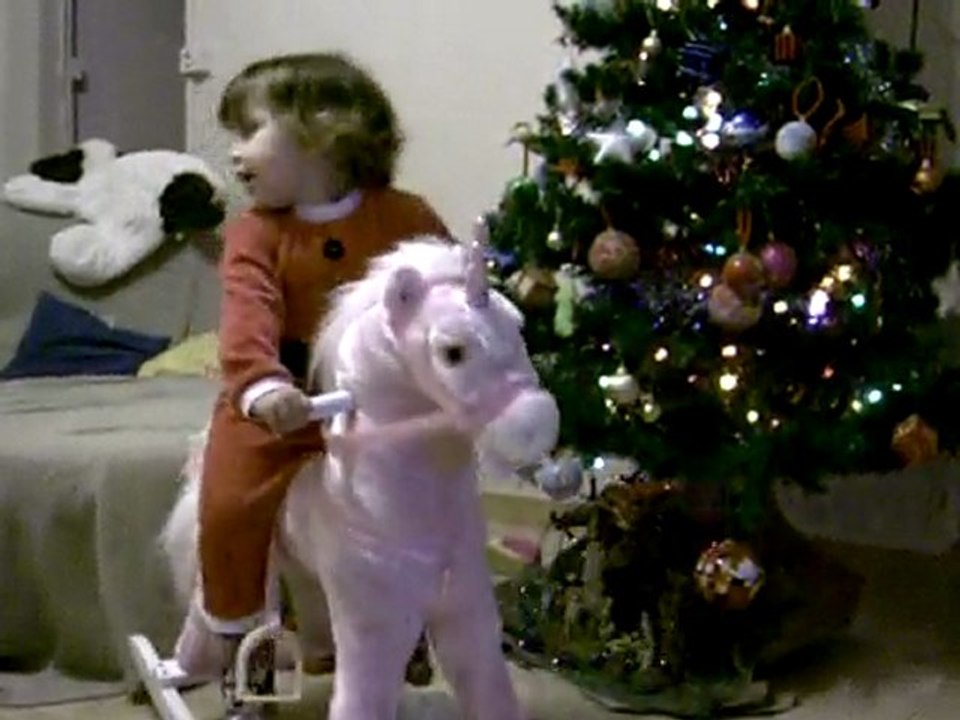 Emma sur sa licorne - 2