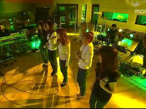 SNSD Gee (Music Travel LaLaLa)