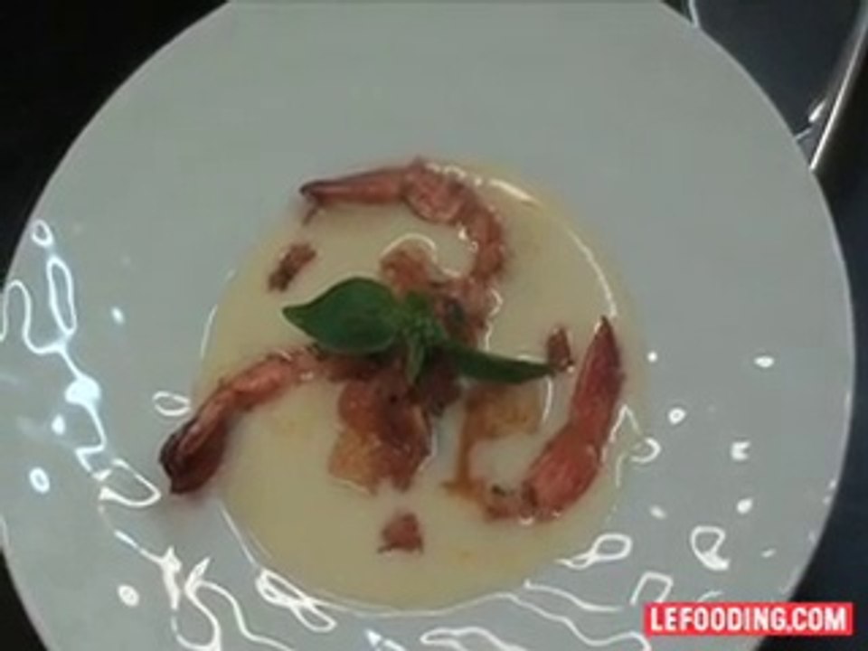 Recette de vichyssoise glacée à l’huile d’amandons de pruneaux et gambas poêlées, Michel Sarran