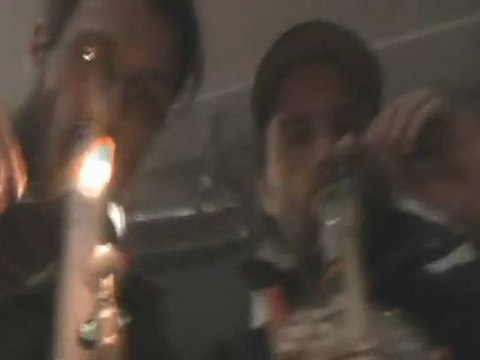 Bubbleman & Hashbean hit the bongs!