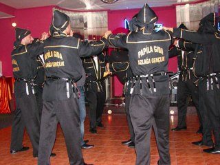 Lazuri Atabari. Derleme-Ayhan Papila