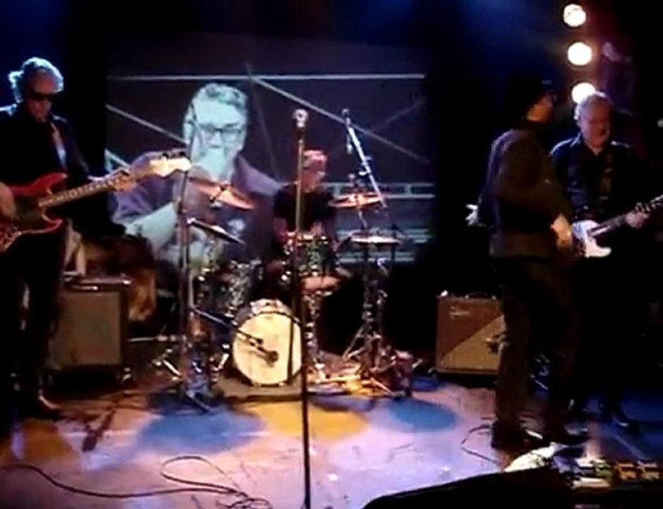 "Mean mistreatin women"  groupe CASH blues/rock