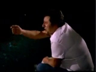 Metin Akpinar döktürüyor....!