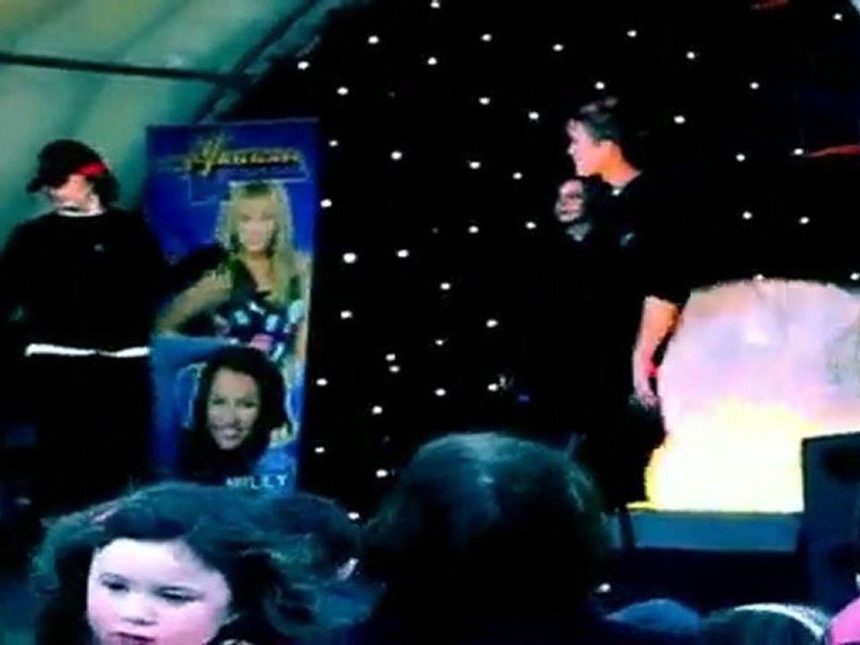 mad 4 dance (DeeDee conor & paty)