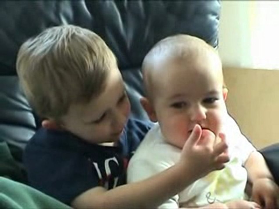 Charlie bit my finger - again !