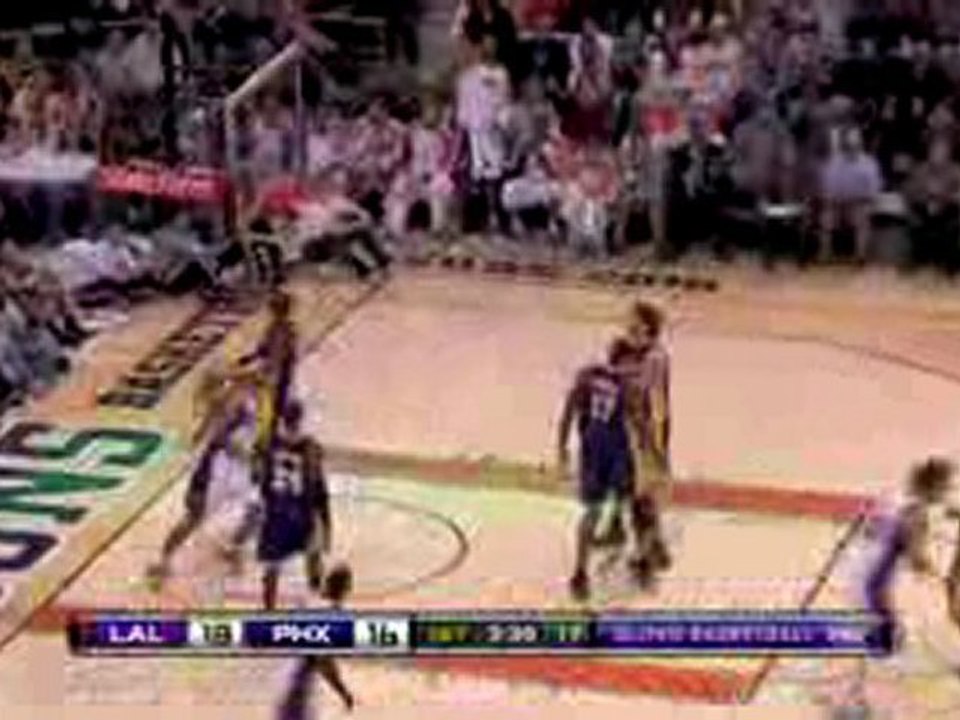 NBA Steve Nash skips a beautiful bounce pass to Jared Dudley