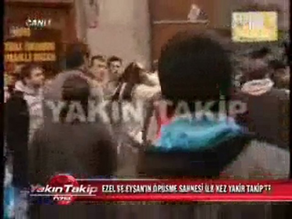 28-12-2009-CİNE5-YAKIN TAKİP-EZEL'LE EYŞAN'IN ÖPÜŞMESİ.