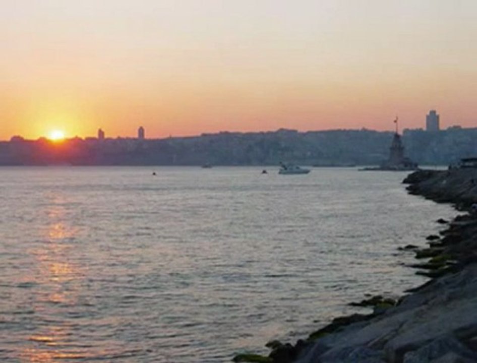 Funda Arar - Bıçak Sırtı