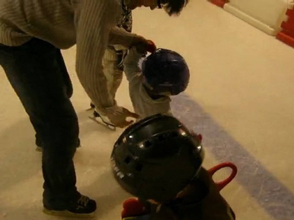20 mois 1ers pas sur la glace