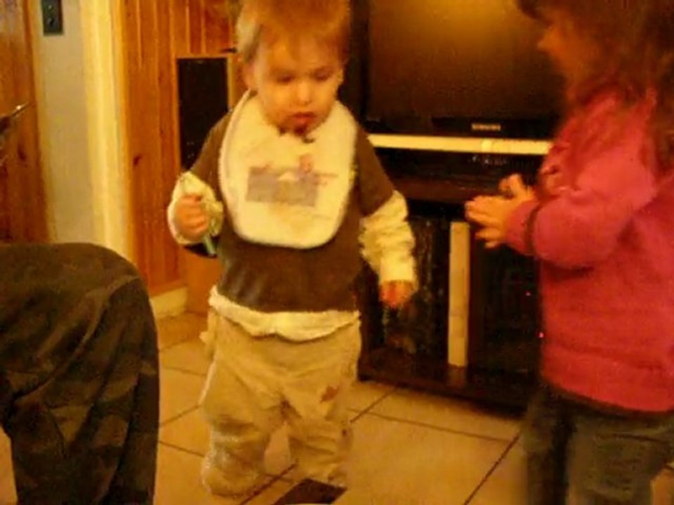 20 mois gabby et le chocolat oct 09 (1)