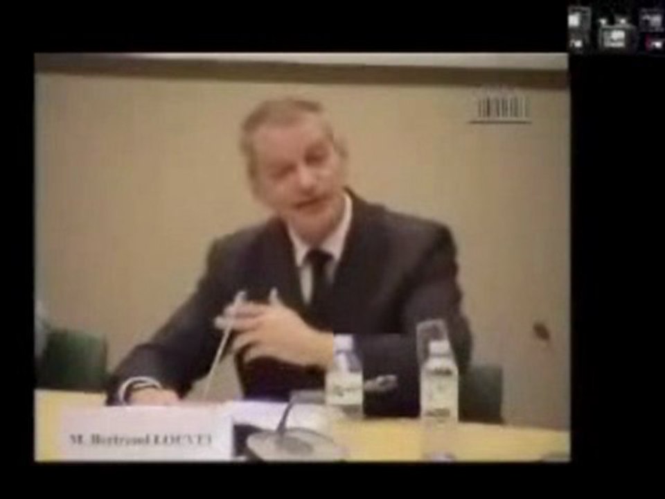 parodie  Mr sarkozy porte la burqa