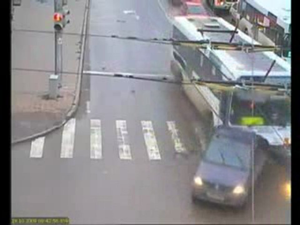 guy misses bus