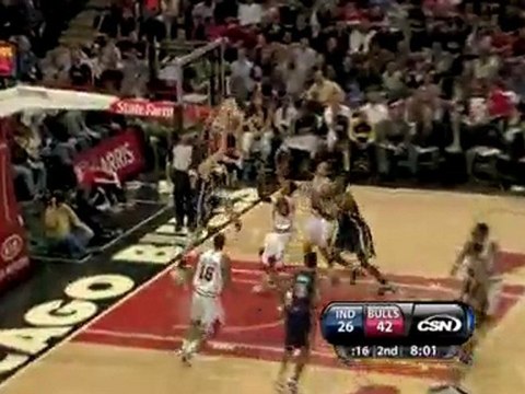 NBA Earl Watson finds Josh McRoberts for the nice alley-oop.