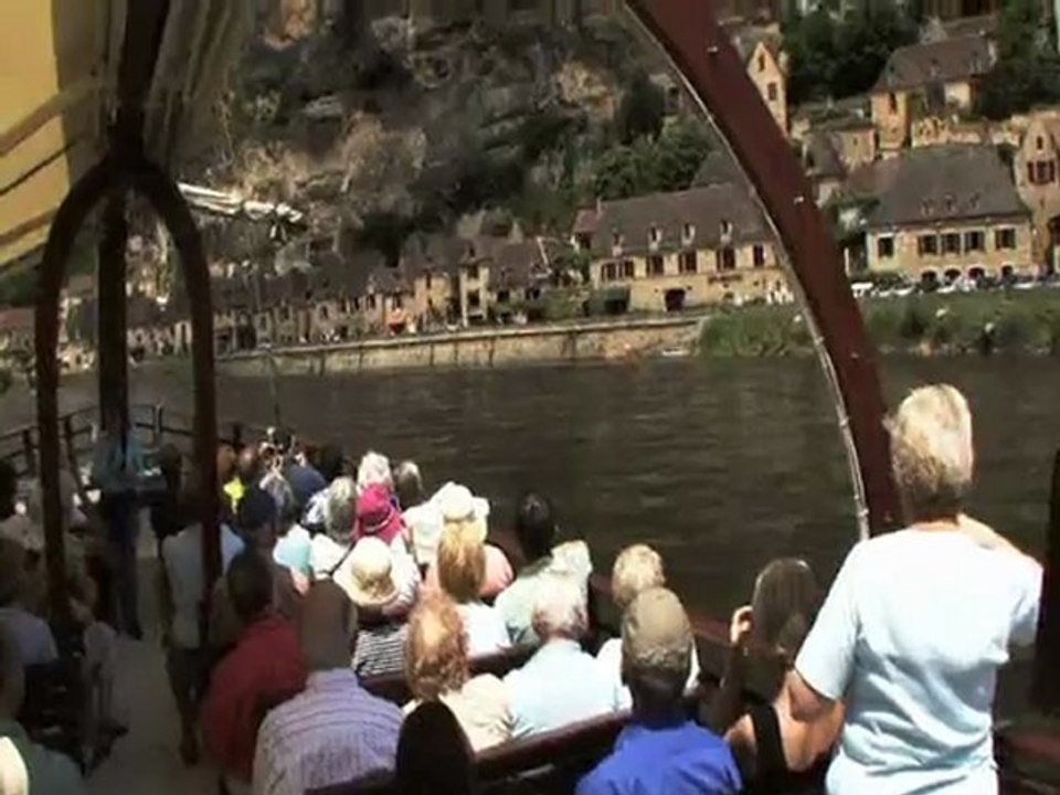Boat trip in Perigord with the Norbert's boat gabare