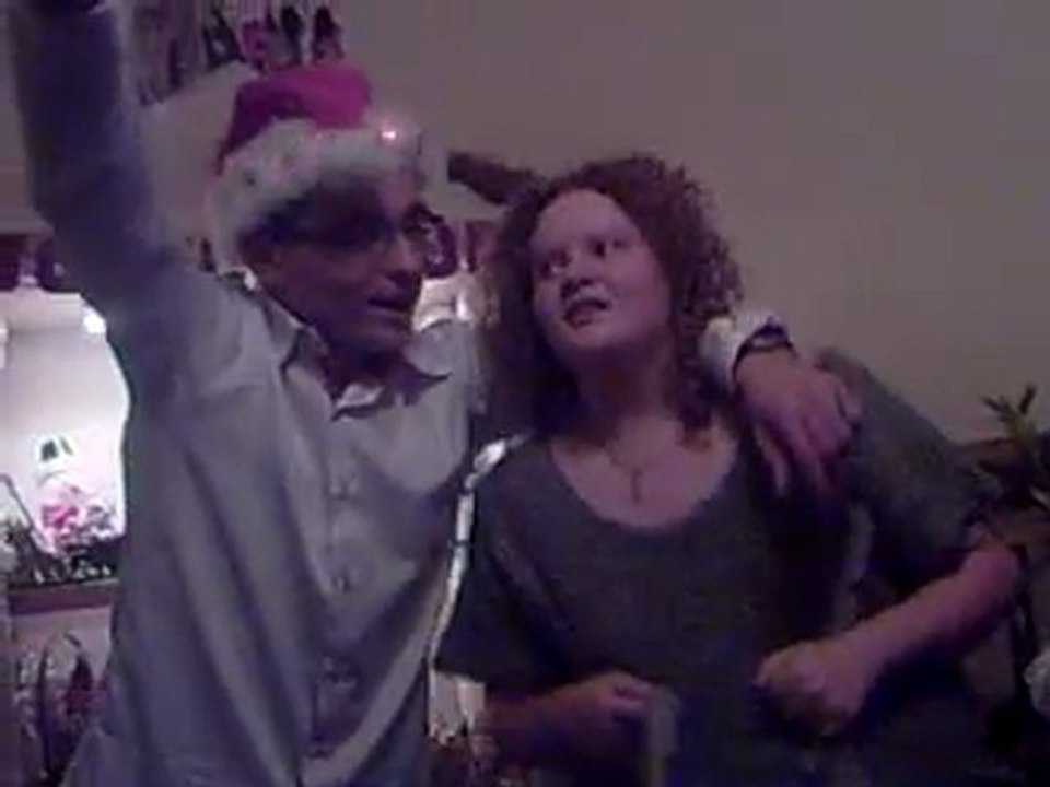 titia et lolo  danse  lili aussi cest la fete a noeud noeud