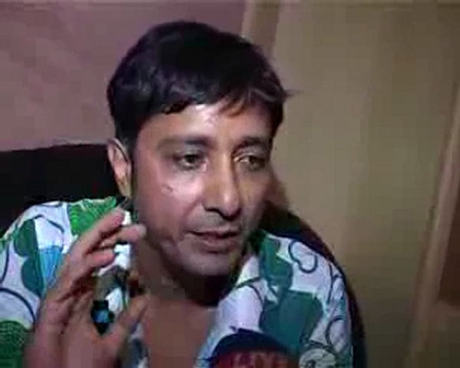 Sukhvinder Singh does a song recording