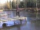 Régis fait un saut sur un lac gelé