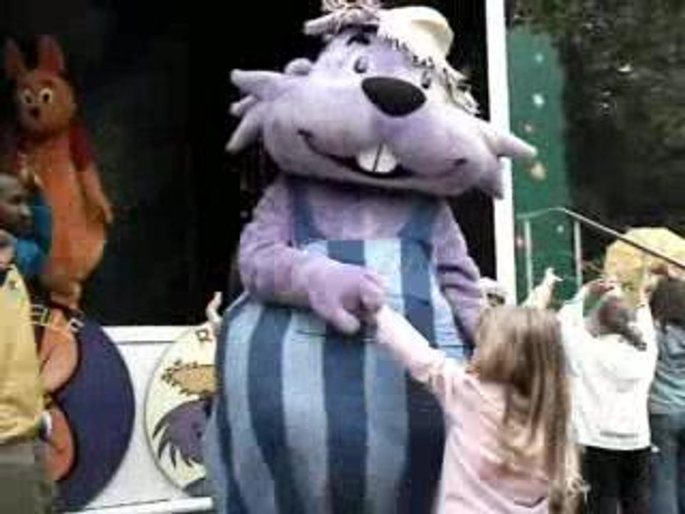 Les aventures d'Aline à Walibi...