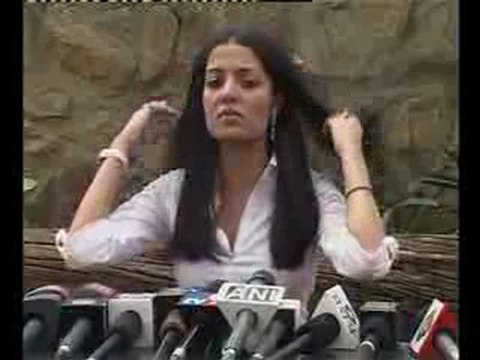 Celina Jaitley in vulgar picture cont.