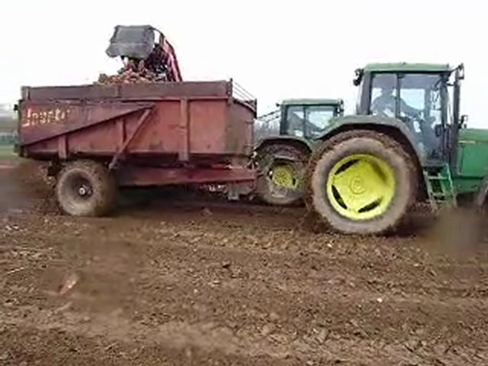 johndeere6800+remorque jeantil et johndeere6300+chargeuse