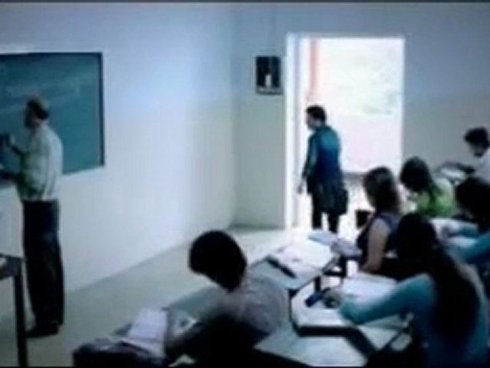 Derse Geç Kalan Öğrenci ( www.HepsiSaka.Com 'dan )