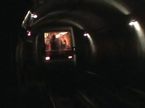 VAL208 : Arrivée à la station Marengo SNCF sur la ligne A du métro de Toulouse