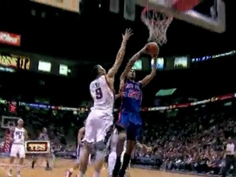 NBA Yi Jianlian goes up against Jared Jeffries and wins the